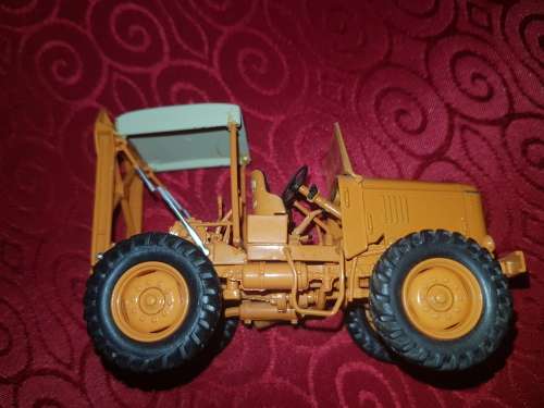 Renault Ergos /  Allis-Chalmers  /  Latil