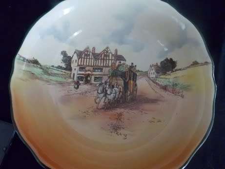 Royal Doulton Fruit Bowl Old English Coaching Scenes