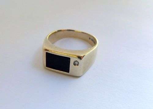 A rare 1970`s South African 9ct gold Onyx and diamond ring by OBLO - See stamps in pics