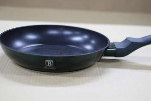 Berlinger Haus - 24 cm Marble Coated Fry Pan - Emerald (Second hand)