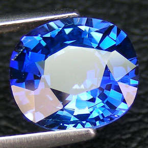 4.5 ct cushion cut cornflower blue sapphire gemstone