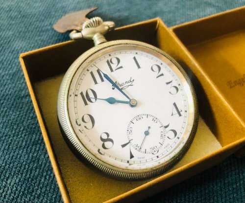 **Stunning Vintage Collectors Swiss Pocket Watch!!Dont Miss Out!!