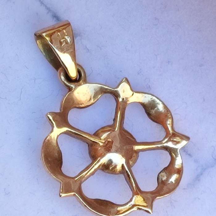 9CT GOLD VINTAGE PENDANT