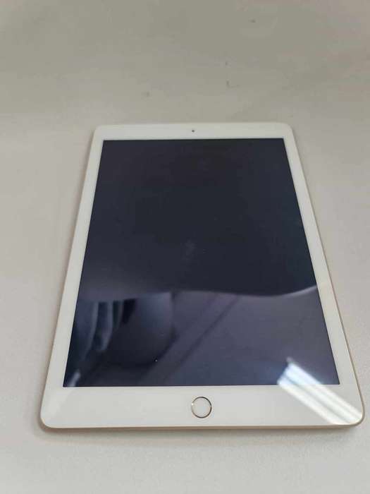 Ipad 5th Generation 128GB wifi only - preowned