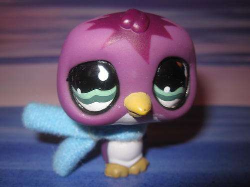 new Stock due to popular demand - only a few though -, Littlest Pet Shop - Penguin 676 with scarf