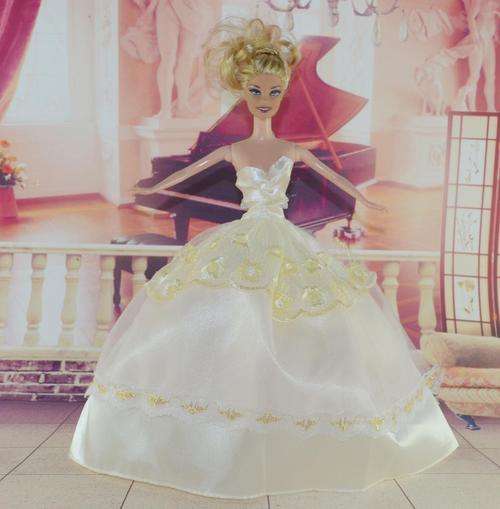 Barbie Fashion House -  Evening Dresses - Red Carpet Dress / Evening Gown
