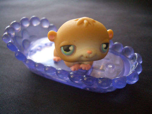 Littlest Pet Shop Soft Hamster in bed