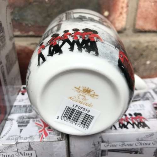 The Leonardo Collection London Mug,4 mugs+Tea Towel,London metro underground