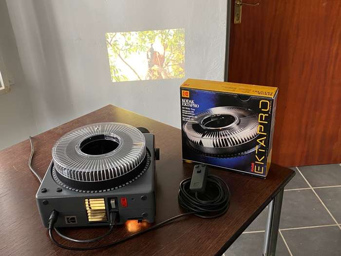 KODAK Slide Projector  S-AV 2030 with Kodak Retinar Vario Zoom Lens 70-120mm