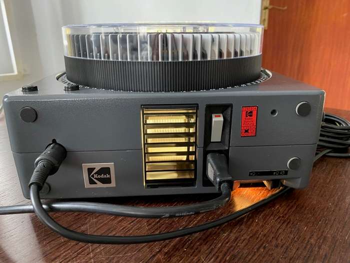 KODAK Slide Projector  S-AV 2030 with Kodak Retinar Vario Zoom Lens 70-120mm