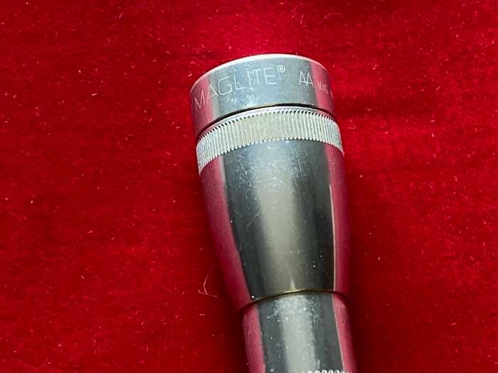 Mini Maglite AA silver Mag USA, torch+belt-holder,leather,incl. ori. spare bulb,