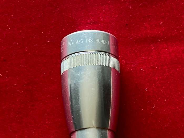 Mini Maglite AA silver Mag USA, torch+belt-holder,leather,incl. ori. spare bulb,