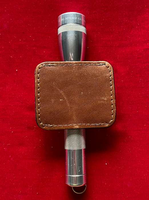 Mini Maglite AA silver Mag USA, torch+belt-holder,leather,incl. ori. spare bulb,