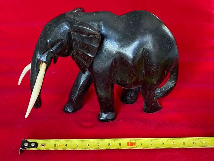 Wooden handcraved Elephant (from Kenia) ,from the  90s, size 14cmx11cm, 261g, african animal (LOT 3)
