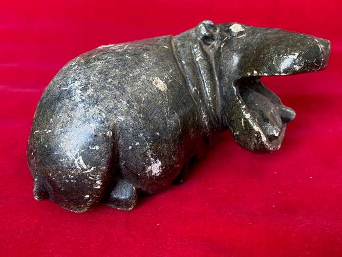 SoapStone handcraved Hippo grey, from the  90s, size 10cm x 6cm, 474g, african animal