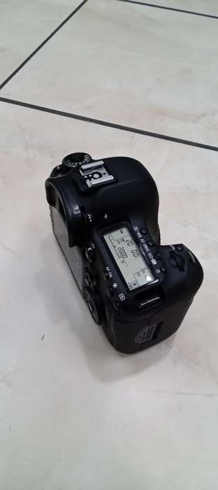 Canon 5D mark III full frame camera (BODY)