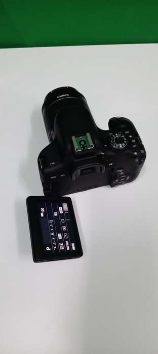 Canon 750D slr camera