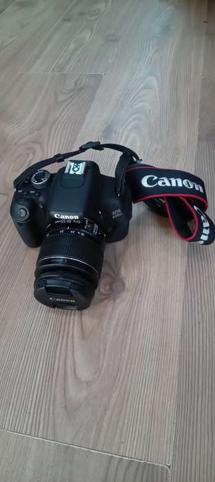 Canon 600D slr camera