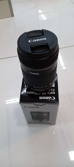 Canon 18-135mm f/3.5-5.6 IS ZOOM LENS
