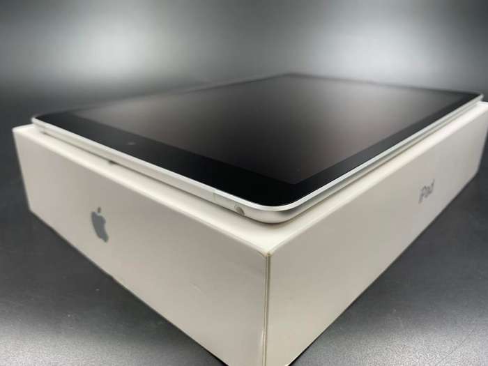 iPad 9th Gen 64GB Wifi + Cellular Silver