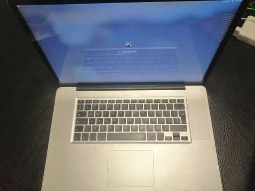 Macbook Pro 17nch 500gb hdd 16gb ram i7