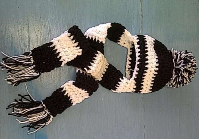 Crafty Stuff: Crochet Baby Pom Pom hat with Scarf (can be any colour you like)