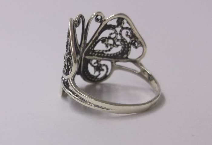 AN ABSOLUTELY GORGEOUS INTRICATELY DETAILED FILIGREE TYPE SOLID STERLING SILVER BUTTERFLY RING ..WOW