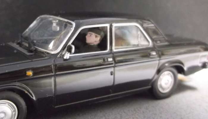 A WELL MADE HEAVY DIE CAST METAL MODEL OF THE" GAZ VOLGA" USED IN THE JAMES BOND MOVIE GOLDENEYE....