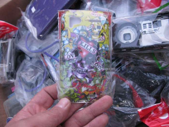 WOW !! WOW !!! A JOB LOT OF 150 CELLPHONE COVERS , CASES , BACKINGS ETC ...BID PER PIECE TO TAKE ALL