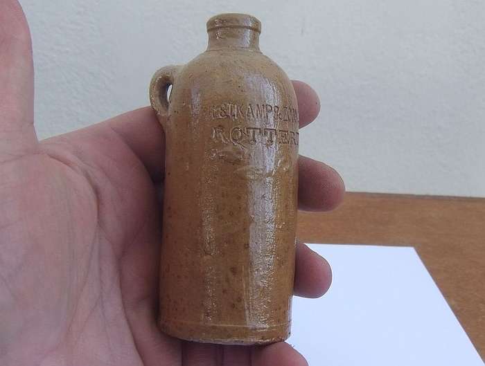 A RARE MINIATURE ANTIQUE STONEWARE GIN BOTTLE BY WESTKAMP & ZOON & MOLYN ...TOO CUTE !!