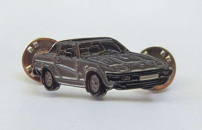 Badge / Pin - TRIUMPH
