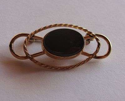 VINTAGE BROOCH - DESIGNER - GOLD FILLED