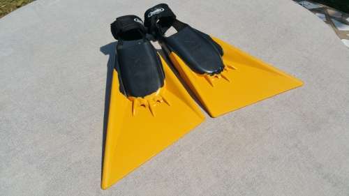 ***AKM - STEALTH S2 PRO-BODYBOARDING FINS MEDIUM SIZE PLUS BONUS BALIN FIN SAVERS***