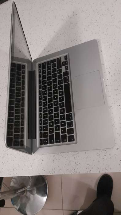APPLE MACBOOK PRO 13 I5 4GB 500gb MD101 **GRAB A BARGAIN** Reduced to Clear!