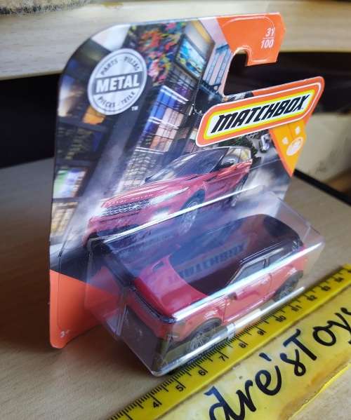2019 Matchbox ~ 31/100 '2014 Range Rover Evoque ~ Mint on Short card