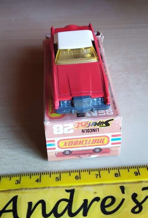 Lesney Matchbox Superfast Diecast Model ~ No 228 Lincoln Continental ~  with original box