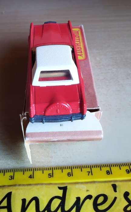 Lesney Matchbox Superfast Diecast Model ~ No 228 Lincoln Continental ~  with original box