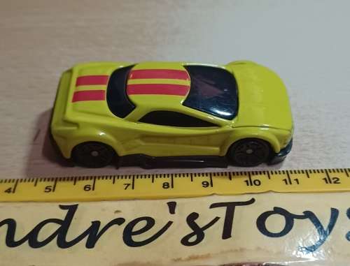 Diecast ~  yellow car ~ Loose