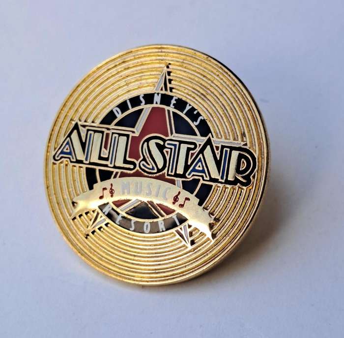 Music related brooches and pin badges   nice selection of 9