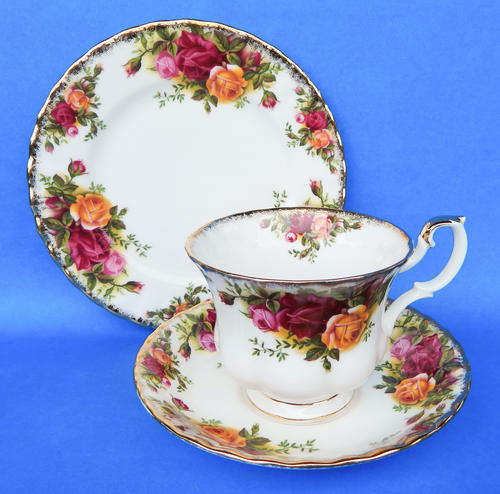 Royal Albert " Old Country Roses " Trio - Made In England - Original 1962 Backstamp