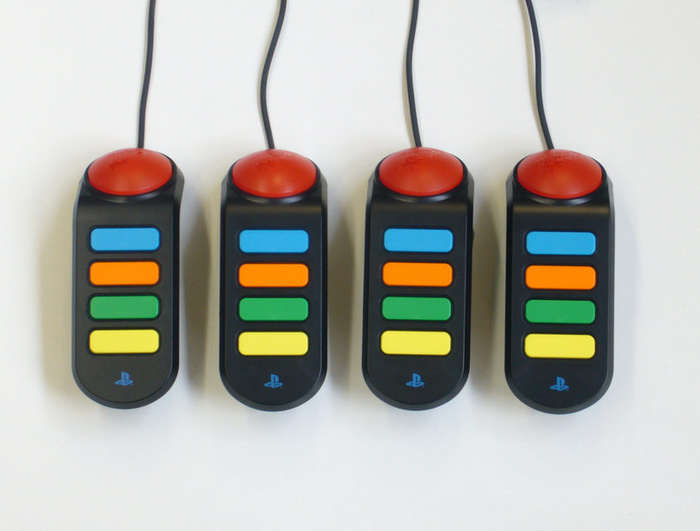 PS2 Buzz Brain Of The World Game With Buzzers Bundle