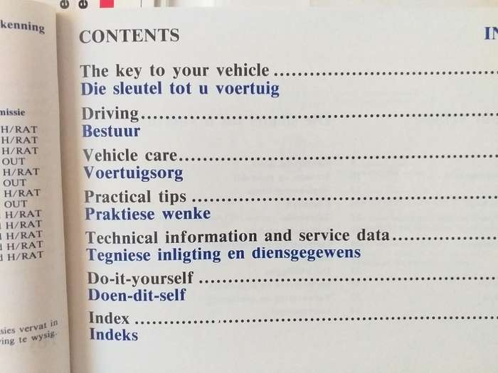 Toyota Corolla Owners Manual Eienaarshandleiding WITH Service guide / Diensgids