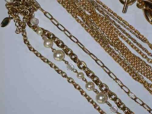 Vintage Costume jewelry - Necklaces - 4 Pieces