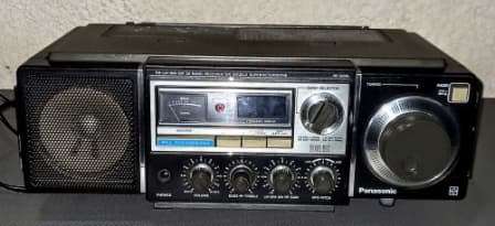 Vintage Panasonic RF-3100L / DR31. FM-LW-MW-SW. 32 BAND RECEIVER. SW DOUBLE SUPERHETERODYNE.