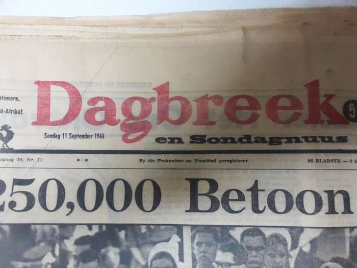 Lot of 6 newspapers / Koerante - Dagbreek - Hoofstad - Burger - Vaderland - Oosterlig