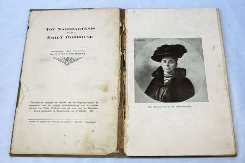 Tot Nagedagtenis van Emily Hobhouse -- Dr N. J. van der Merwe