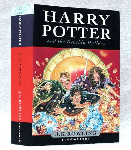 Harry Potter and the Deathly Hallows -- J.K. Rowling (hardcover, first edition)