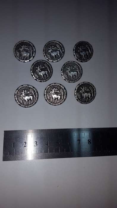 8 x Buttons