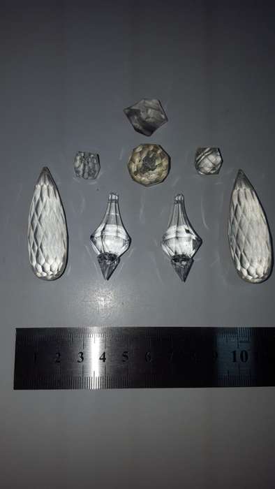 Cotume Jewellery Beads (x8)
