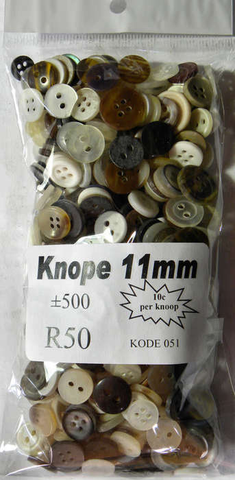 Haberdashery sale: Buttons, Buttons, Buttons!!   500+ per bag.  only 10c per button!